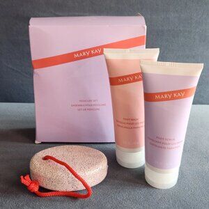 MARY KAY Pedicure Set. Foot Scrub, Foot Mask & Pumice. NIB. OS.